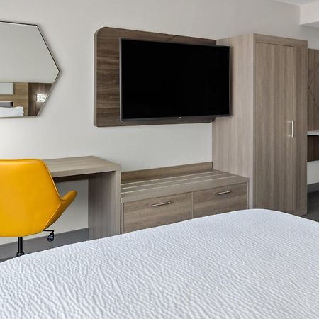 Holiday Inn Express & Suites Waynesboro East エクステリア 写真