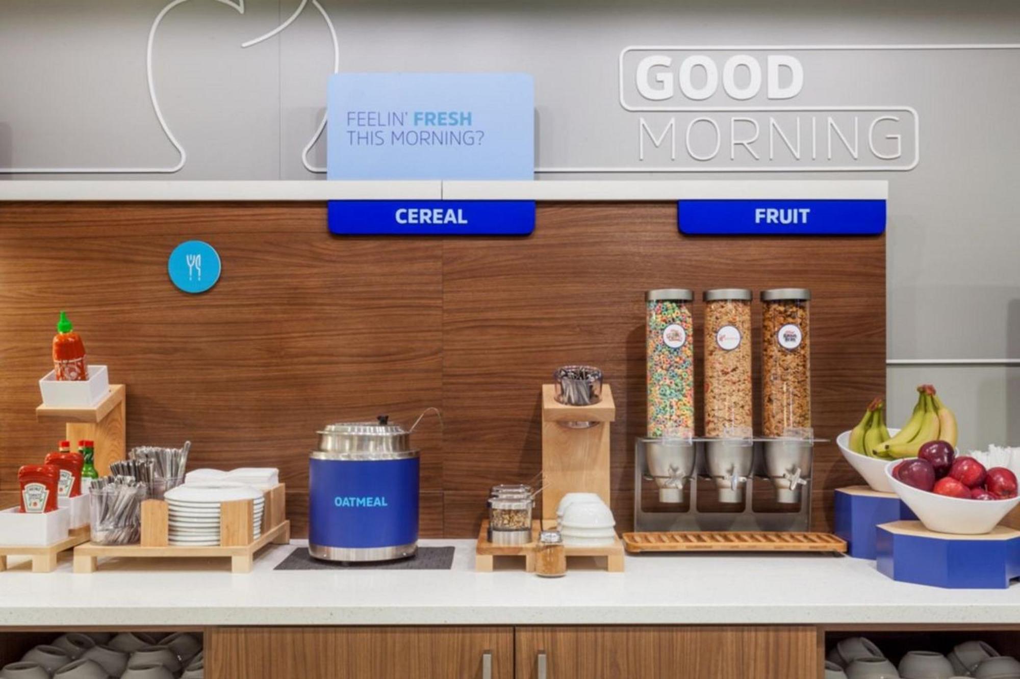 Holiday Inn Express & Suites Waynesboro East エクステリア 写真