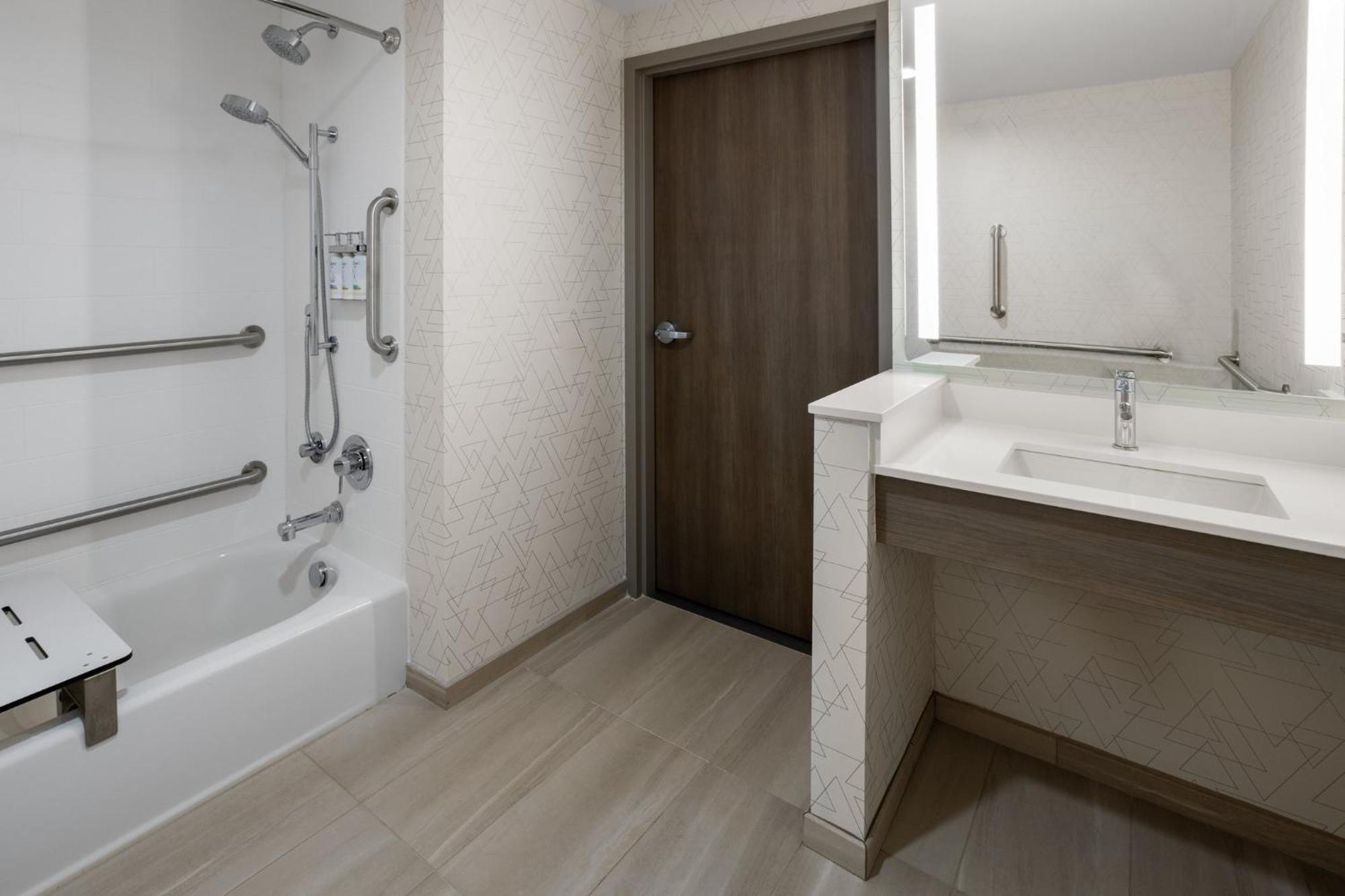 Holiday Inn Express & Suites Waynesboro East エクステリア 写真