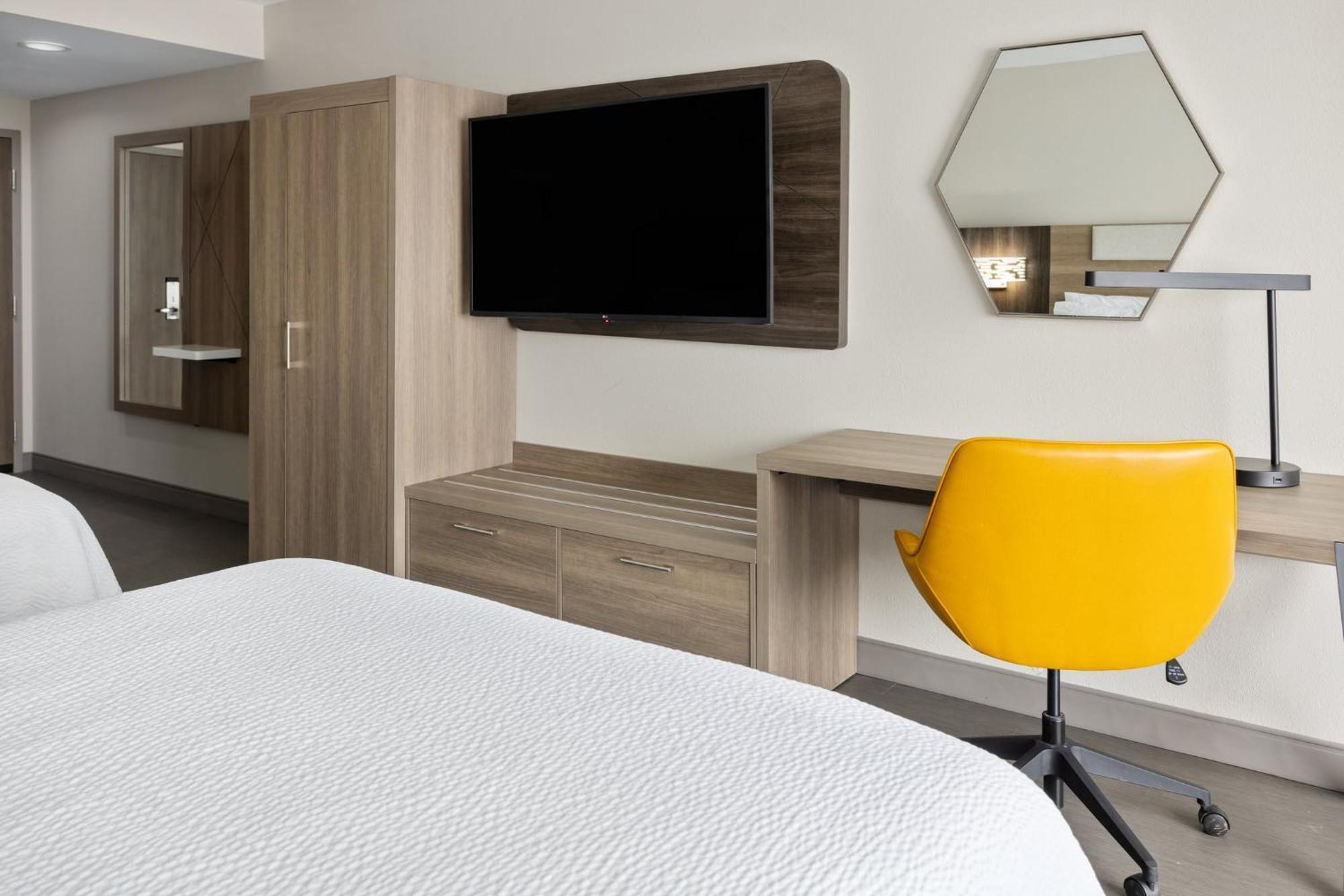 Holiday Inn Express & Suites Waynesboro East エクステリア 写真
