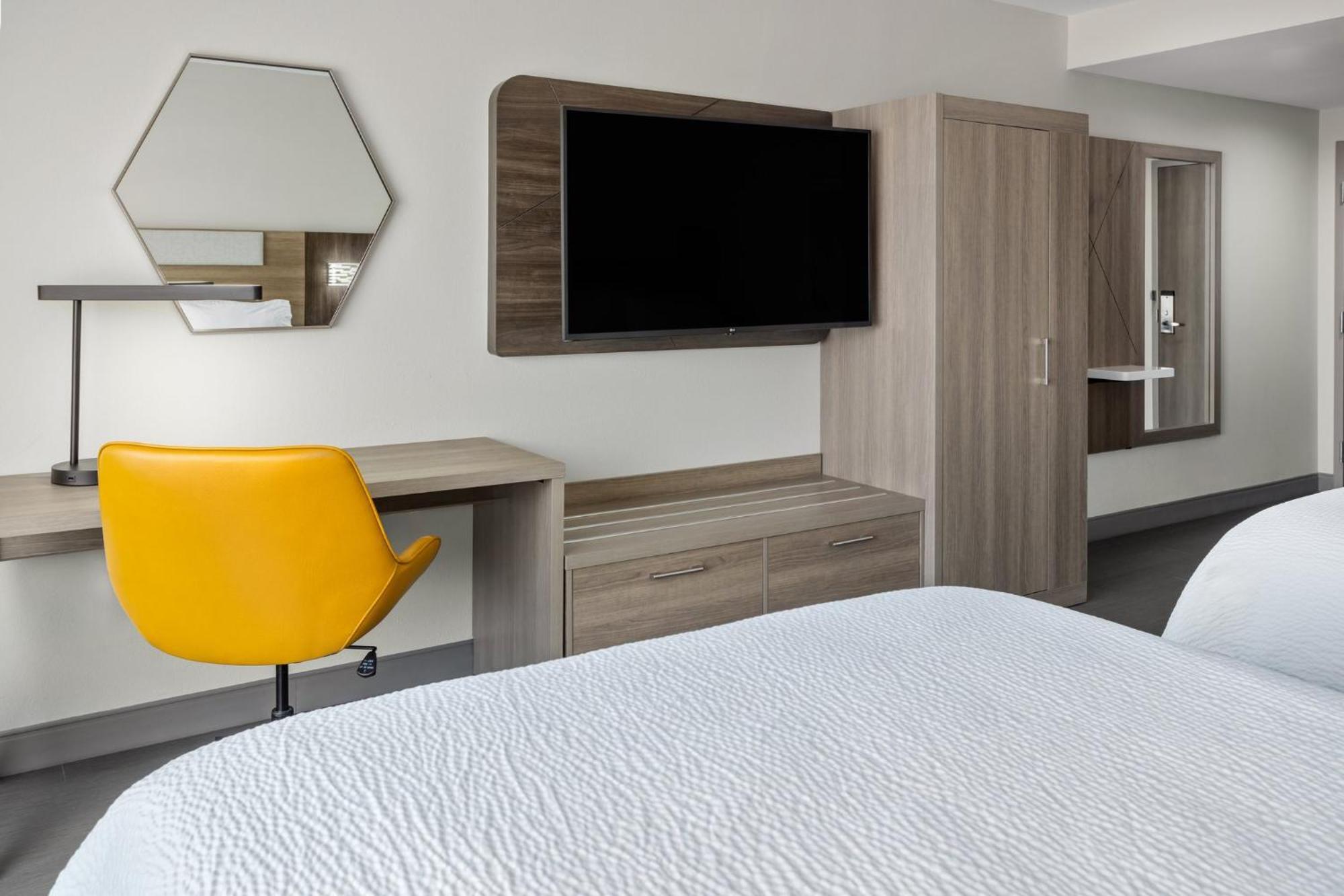 Holiday Inn Express & Suites Waynesboro East エクステリア 写真