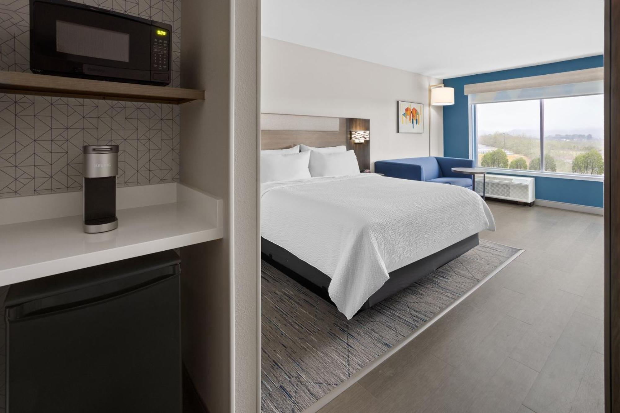Holiday Inn Express & Suites Waynesboro East エクステリア 写真
