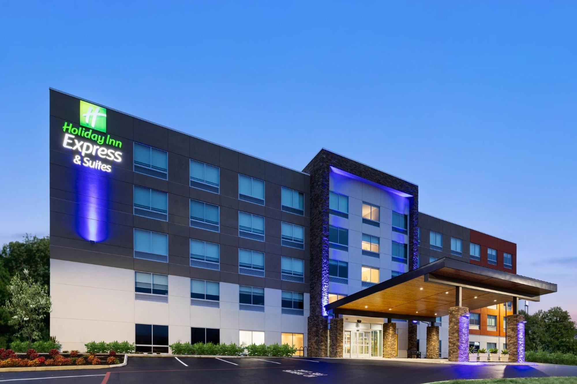 Holiday Inn Express & Suites Waynesboro East エクステリア 写真